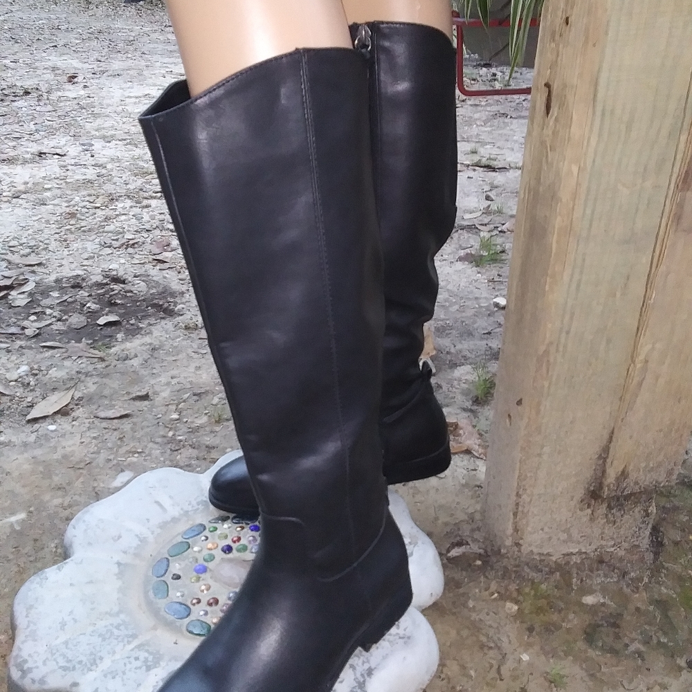 NWOT"UniversalThread" black zippered ridding boot